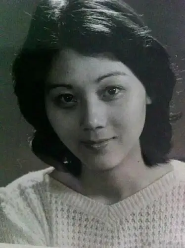 何英专访我为曾经是小百花的一员而感到骄傲