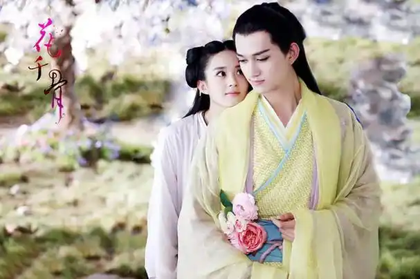 陈都灵与茅子俊首次亮相,《花千骨》电影版引发期待与质疑