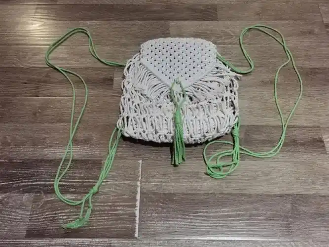 编织翻盖网兜小背包