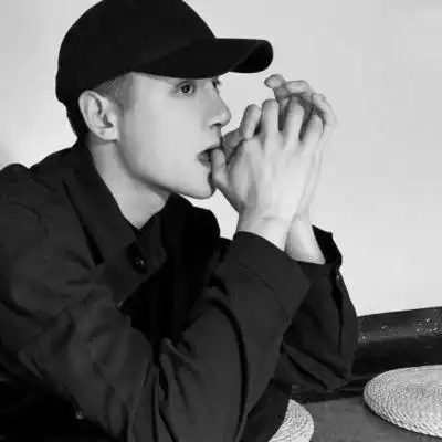 男生黑白帅气头像图片_男生头像_头像屋