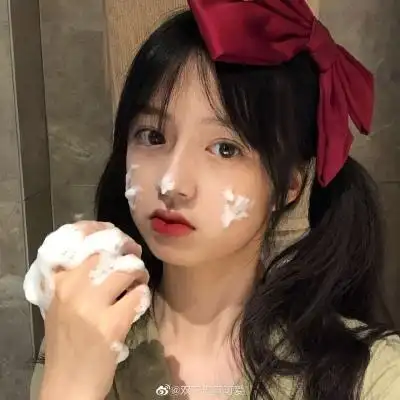 女头来自一个十五岁的可爱女孩双下巴真可爱