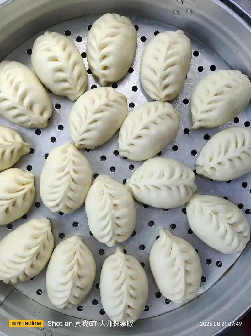 美食图文分享来了.包子的做法,面是自己发的,馅是自己调的,包 - 抖音