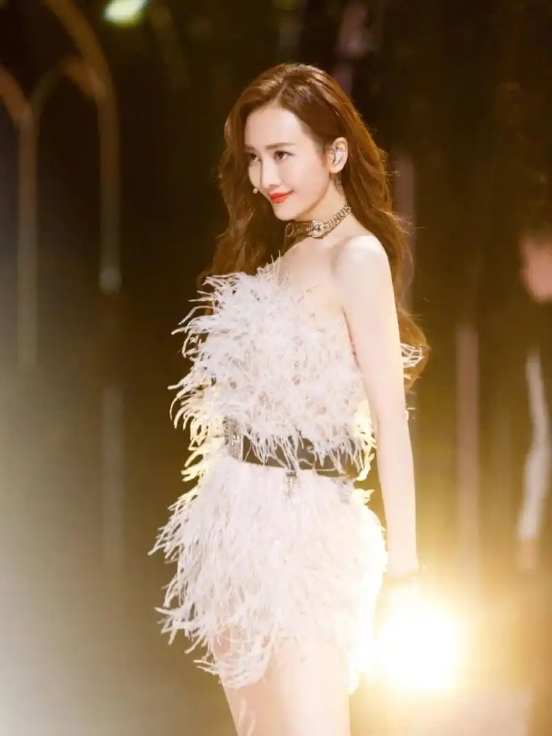 「94投稿王鸥」 王鸥 ( angel wang ),1982年10月28日出生于广西