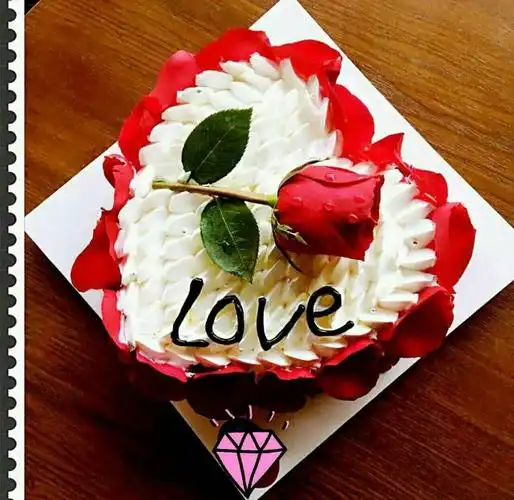 为你的爱人定制一款情人节专属蛋糕吧