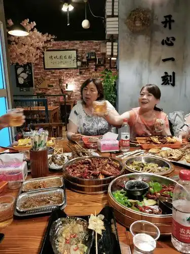 教师节 "朋友圈烧烤"小聚掠影