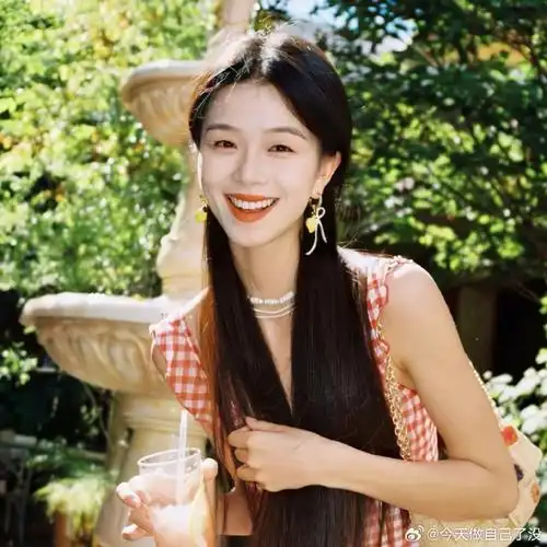 女生头像高冷可爱玩网女头高清头像无水印御姐头像无水印##穿搭分享