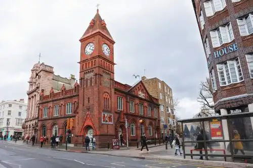 英国的同性恋之都布莱顿是个怎样的海边城市