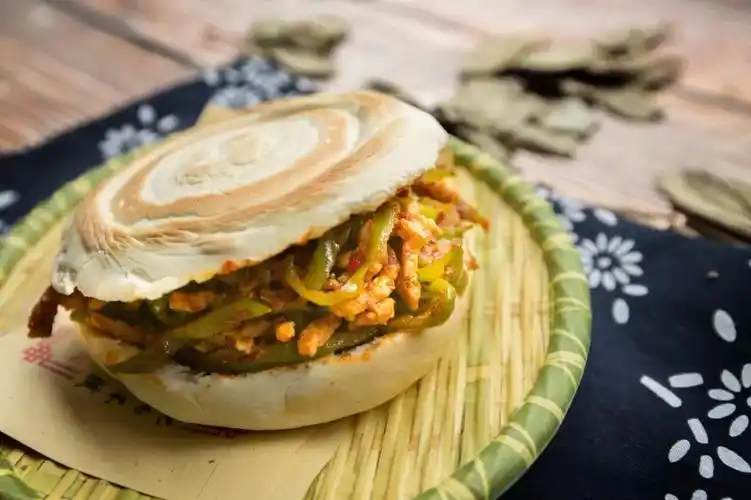 馍】粉蒸爱好者,您来这口【肉夹馍】吃肉的,您来这口【菜夹馍】吃素的