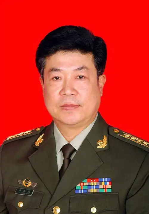 男,1959年生于内蒙古准格尔旗,原武警交通第二总队政治委员