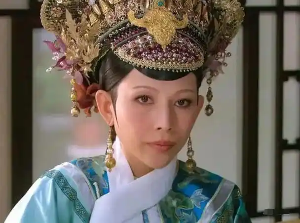 电视剧《甄嬛传》里,四阿哥的生母是宫女李金桂.