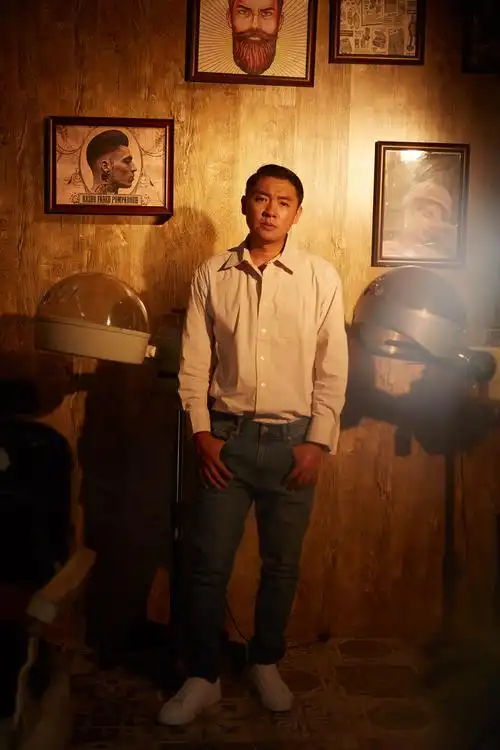 高郡伟携手《古村情》,演绎真实扶贫故事,谱写感人赞歌.