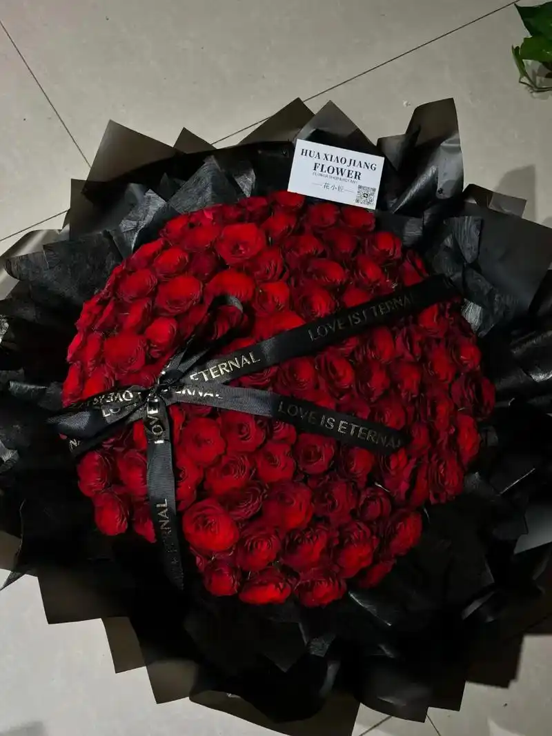 谁说红玫瑰俗气的 
99支才不俗气那