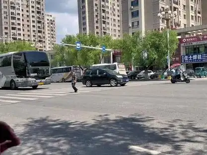 吉运集团世界名车宇通蚂蚁王6146独苗三轴客车长春东丰柳河梅河vip