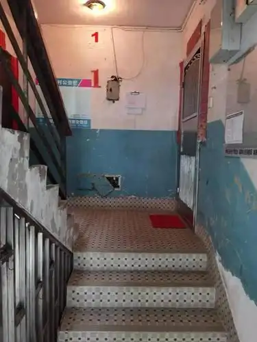 楼道亮了 杂物清了……香洲一批老旧小区楼道旧貌换新颜