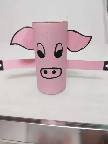 变废为宝,创意无限—佛山实验幼儿园小四班废旧物品制作亲子手工活动