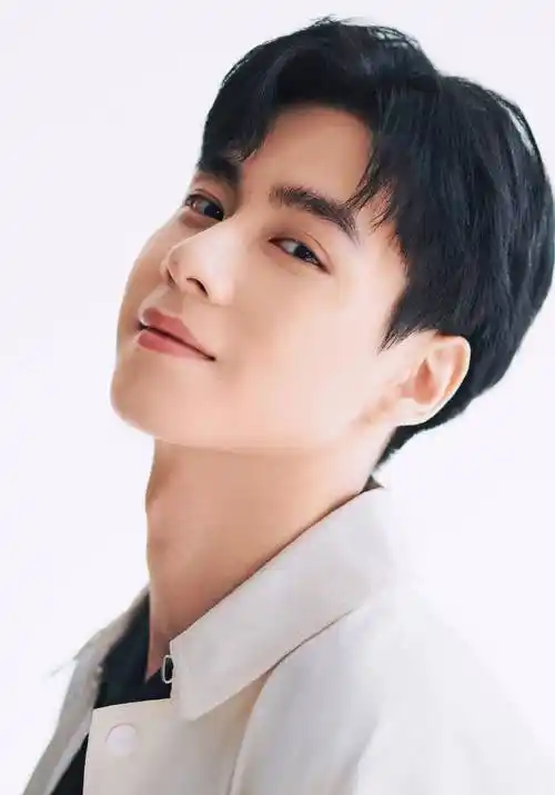 胡一天30岁生日,谈及自己的感受,言辞真挚,告别"小伙子"_娱乐_叶晗