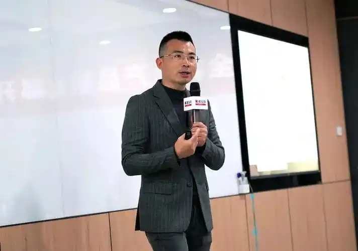 嘉宝莉仇东航准确全面贯彻聚焦零售致胜终端战略