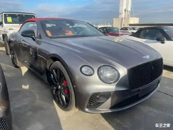 欧陆炫黑套件,s版黑色喷漆铝合金轮毂,红色宾利10活塞刹车卡钳,敞篷