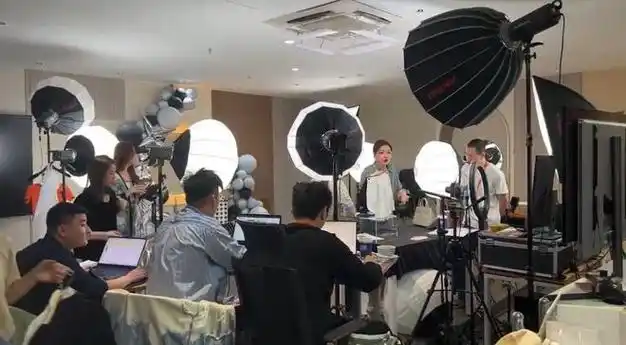 时尚和聚3场直播带货量超18万件云上四季青纾困行动效果杠杠的