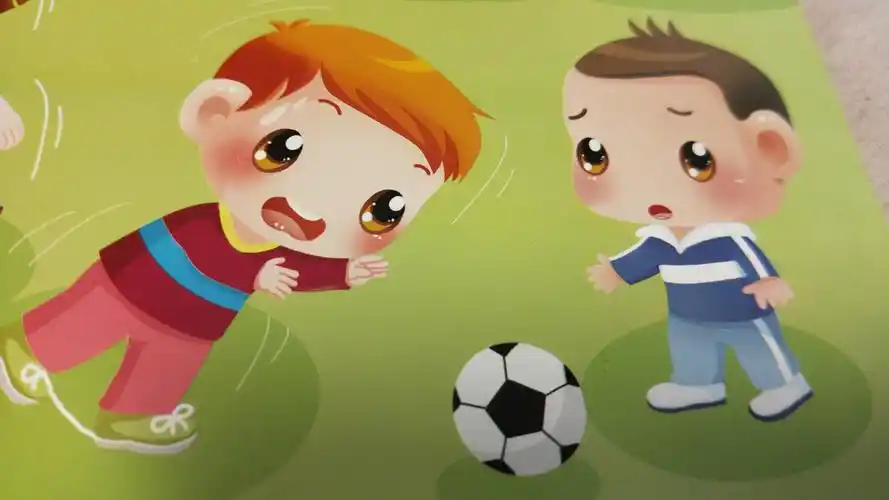 一定要把鞋带系好,否则鞋带开了,活动时有可能会不小心踩到导致摔跟头