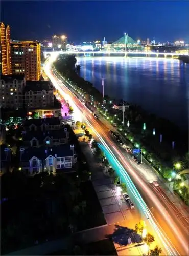 "高"看鹰潭----不同时期鹰潭城区俯瞰