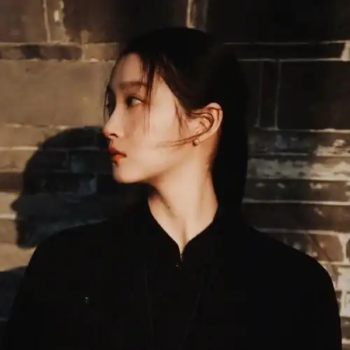 最近有点迷关晓彤的头像