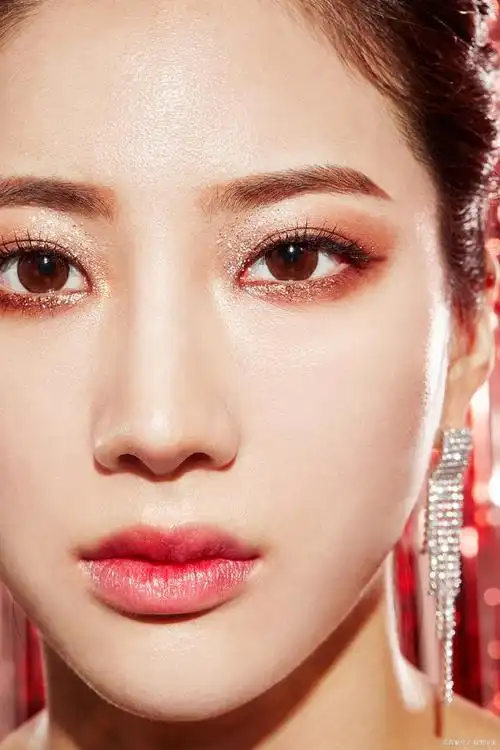 经常画眼线对眼睛伤害大吗?