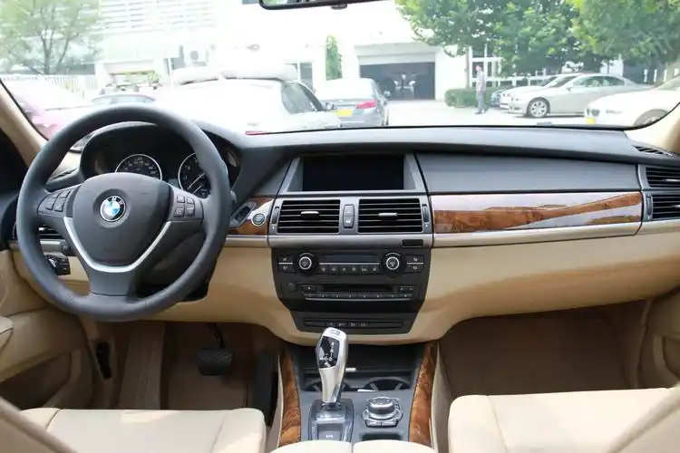 【宝马x5】2011款宝马x5 xdrive35i 领先型_综合图/外观图/内饰图