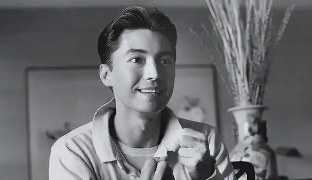 回顾亚洲美男尊龙无父无母无儿无女71岁孑然一身一生孤独