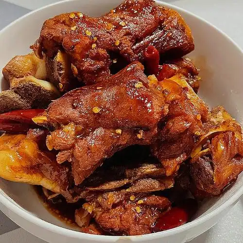 超简单的酱大骨红烧筒骨