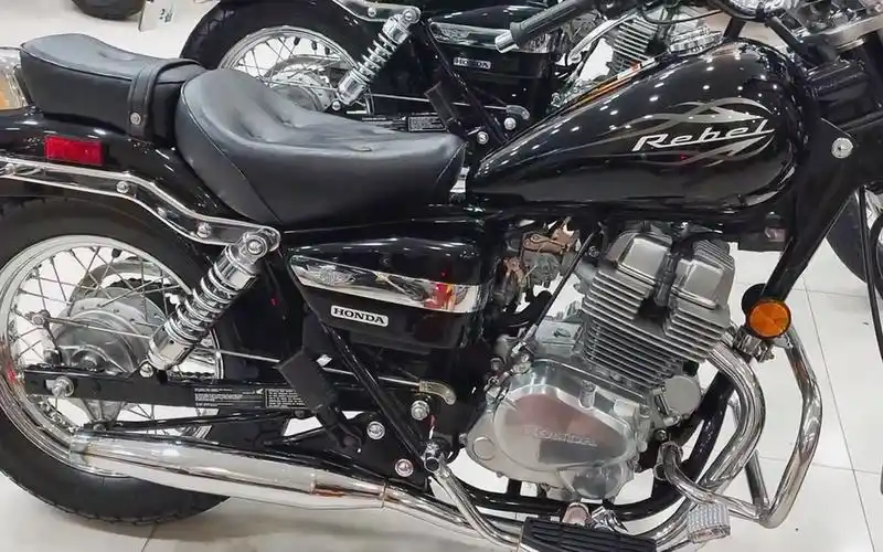 本田250巡航小太子,造型复古,油耗仅2.9配cbs,质感真不赖