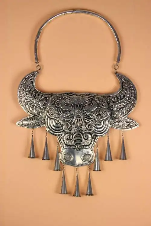 苗族手工银浮雕牛头坠小喇叭女款大吊坠项链苗银工艺品复古包邮