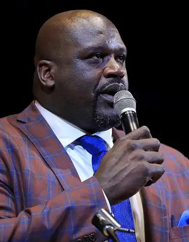 组图:奥尼尔热火32号球衣退役 大鲨鱼深情致辞