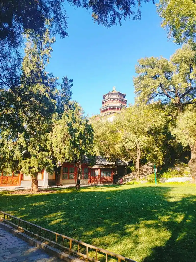 万寿山佛香阁远眺.佛香阁,位于颐和园内万寿山前山台基上,南俯 - 抖音