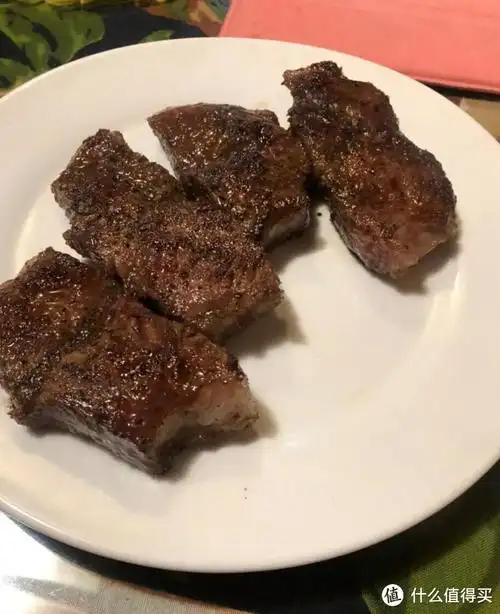 牛肉怎么做才好吃呢,当然是煎牛排咯!