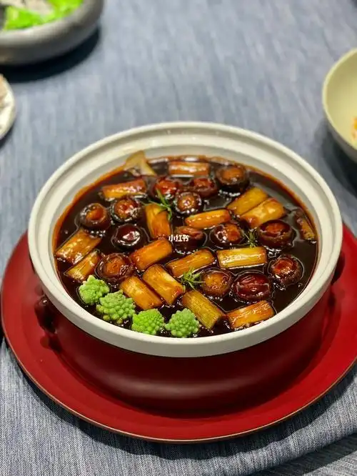 和家人打卡济南地标美食【葱葱烧实心海参】