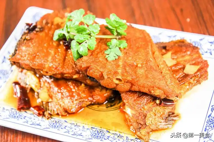 五香熏鱼怎么做好吃又简单 ,学会了在家也能轻松做