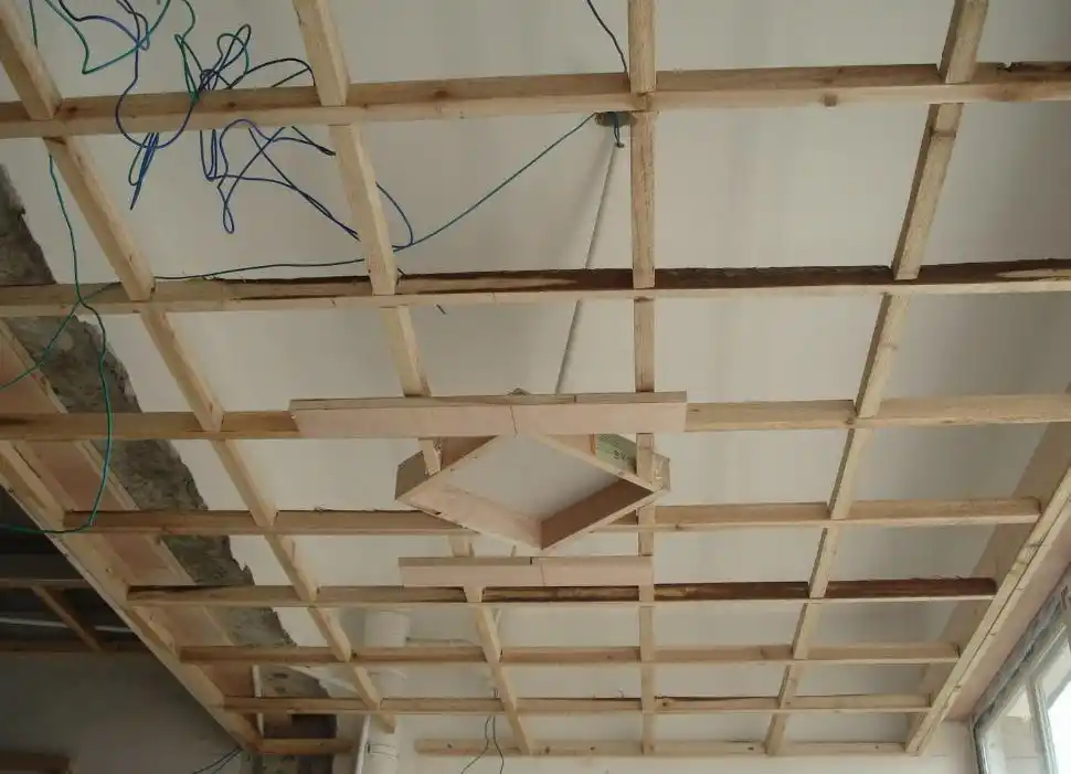 有一说一,阳台这样装吊顶,能把整个房子气质提升起来,真香