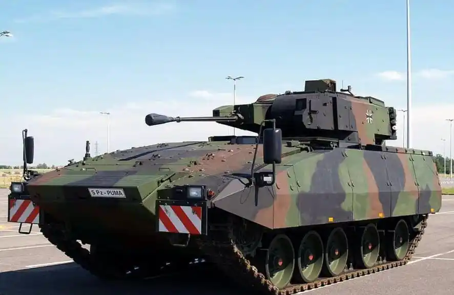 图为俄罗斯的t15步兵战车,是新一代的战车,当时在2015年莫斯科阅兵上