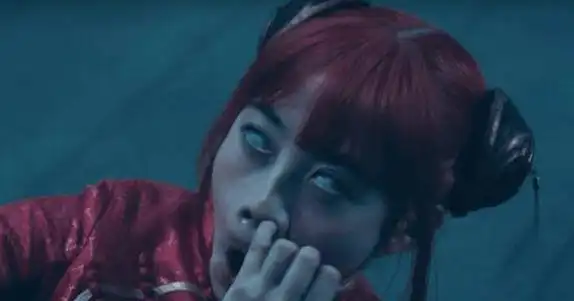 而桥本环奈曾经出演过这部作品的真人版电视剧中的夜兔少女神乐一角