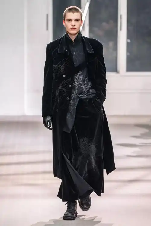 山本耀司yohjiyamamoto2019秋冬系列突破创新的一季