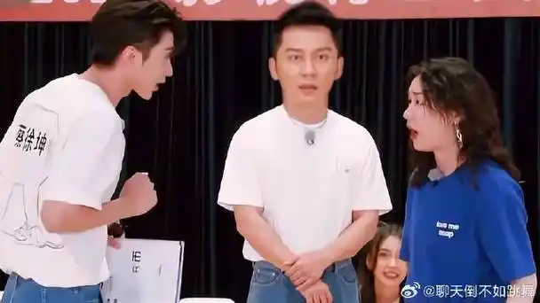 蔡徐坤金靖戏瘾说来就来,李晨在旁边都看呆,场面太好笑丨奔跑吧