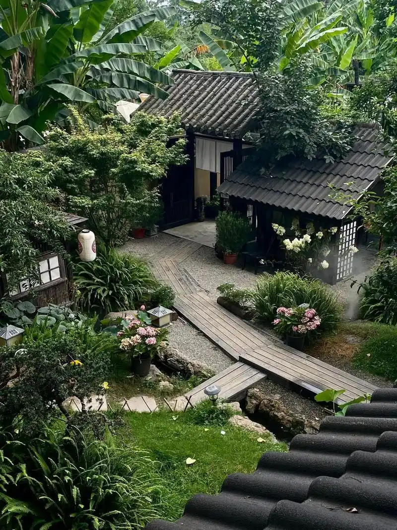 唯一想去无数次的夏日小院…91 "几间瓦房,四方小院" 不是京都,是