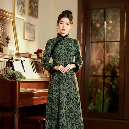 绿色新款改良日常旗袍秋冬妈妈装旗袍连衣裙改良大裙摆旗袍小长款