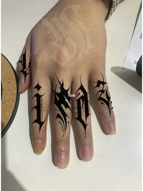 香奈儿纹身遮盖