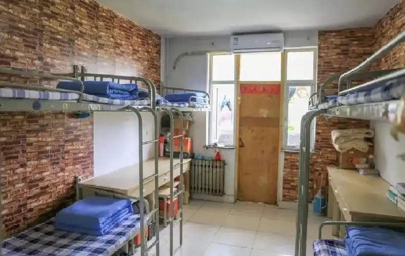 青岛滨海学院招生办公室_零二七艺考