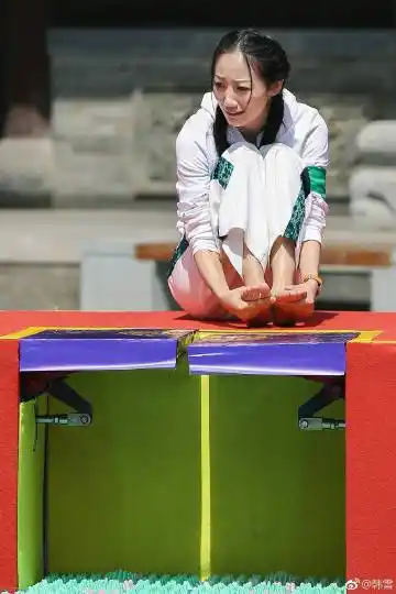 钟展开更多评论石小妹angel:跟指压板干上了来自韩老师的祝福高韓昶