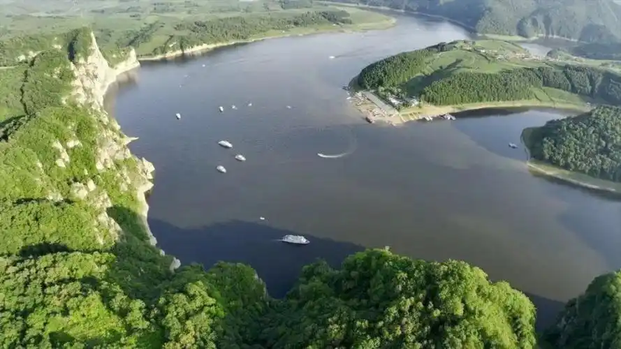 三江汇观景03抚松县松江河镇果松北长白山国际度假区内吉林省白山市