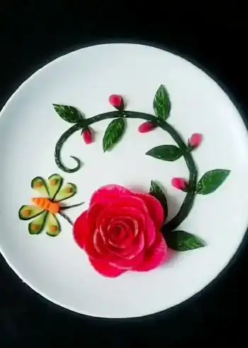 红心萝卜做的摆盘真是太美了,显得简单大气