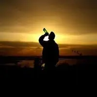 一个人喝酒头像男生